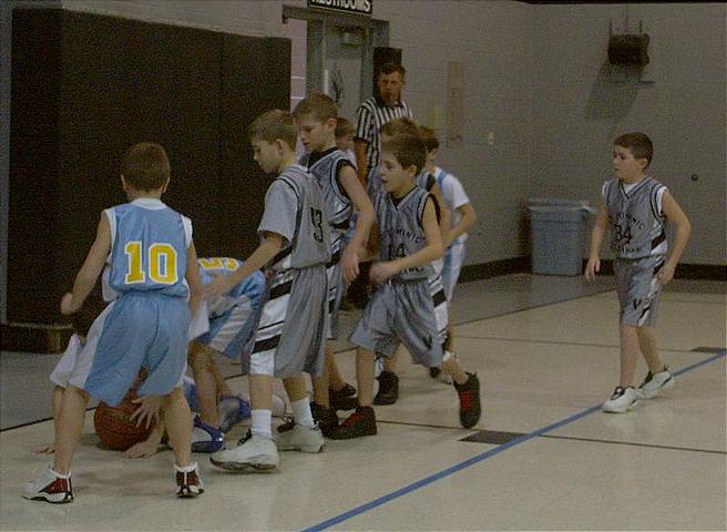 Andy playing basketball vs. Victory Pict7486.jpg (50 k)