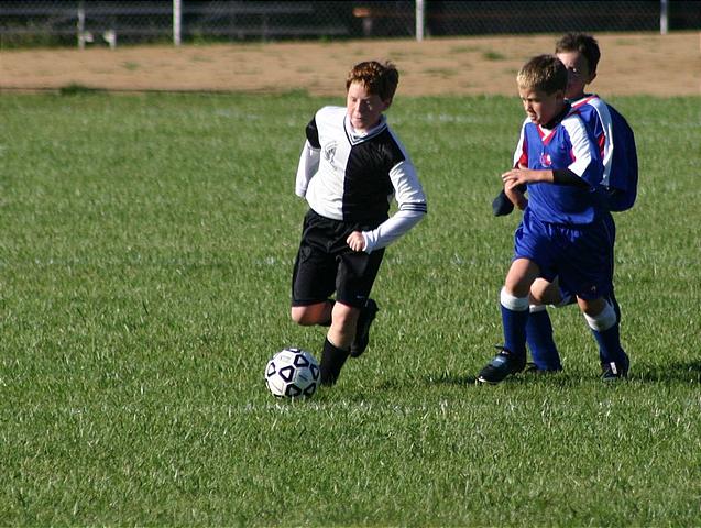 Andy and Ryan playing soccer vs. Delhi Img_8198.jpg (71 k)