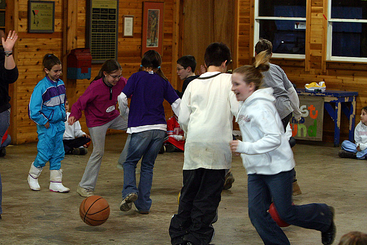 Andy with St. Dominic 5th Grade at YMCA Camp Kern IMG_8690.jpg (193 k)