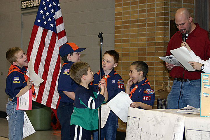 Andy's Cub Scout Invention Convention IMG_0679.jpg (193 k)