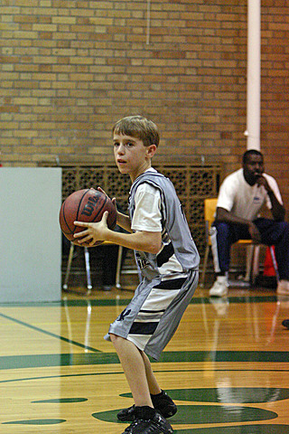 Andrew playing Basketball vs St Mary's IMG_4678.jpg (120 k)