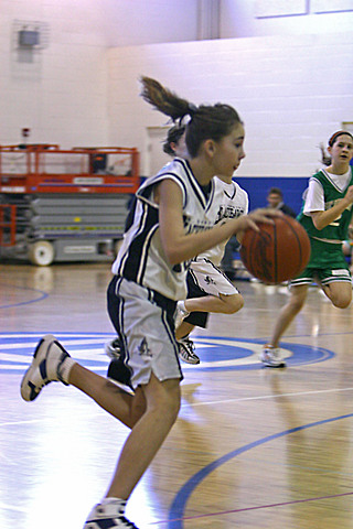 Maggie playing Basketball vs St. Teresa IMG_9375.jpg (88 k)