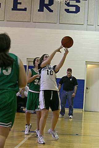 Maggie playing Basketball vs St. Teresa IMG_9452.jpg (92 k)