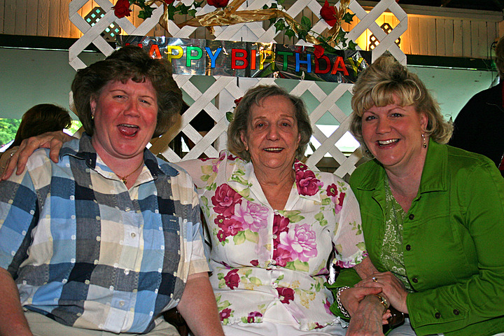 Mom's 80th Birthday Celebration at Camp IMG_3833.jpg (238 k)