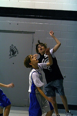 Andrew Playing Basketball vs St. Williams img_5416.jpg (63 k)