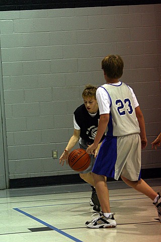 Andrew Playing Basketball vs St. Williams img_5657.jpg (68 k)