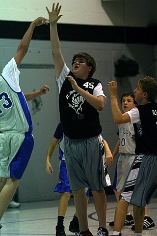 Andrew Playing Basketball vs St. Williams img_5674.jpg (72 k)