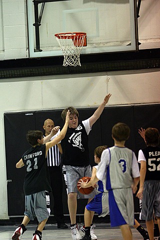 Andrew Playing Basketball vs St. Williams img_5757.jpg (78 k)