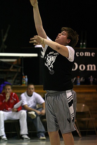 Andrew Playing Basketball vs St. Williams img_5765.jpg (61 k)