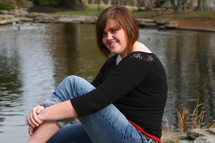 Kaitlin at Eden Park img_8488.jpg (114 k)