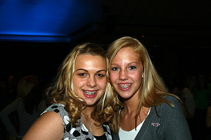 Kaitlin and Maggie at Setons Father Daughter Dance img_3400.jpg (109 k)