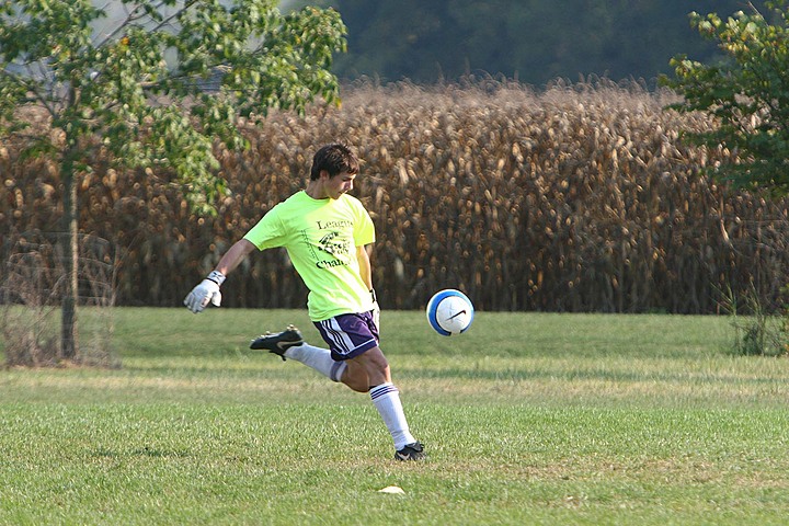 Ryan playing soccer for Elder vs. Moeller img_4098.jpg (172 k)