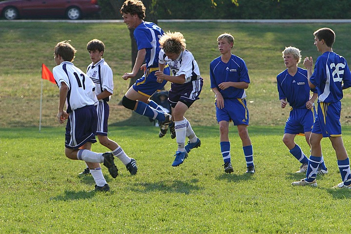 Ryan playing soccer for Elder vs. Moeller img_4118.jpg (180 k)