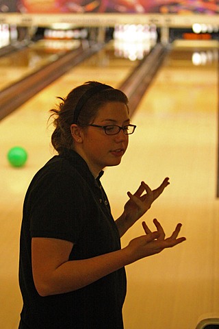 Seton Bowling Practice img_5106_mw.jpg (59 k)