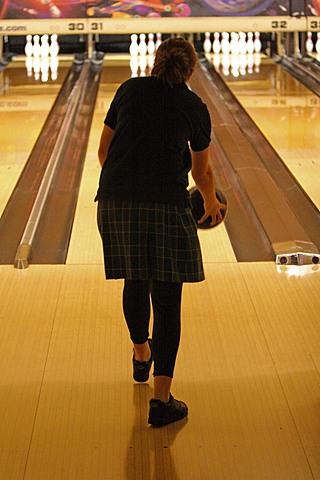 Seton Bowling Practice img_5108.jpg (69 k)