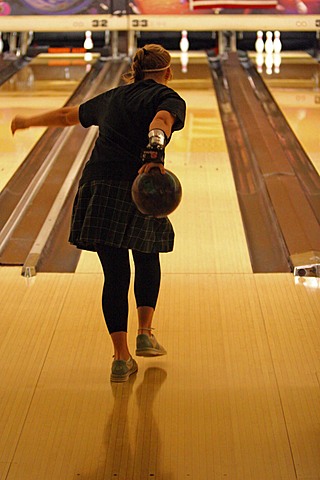 Seton Bowling Practice img_5152.jpg (68 k)