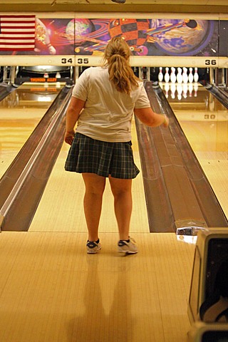 Seton Bowling Practice img_5204.jpg (78 k)