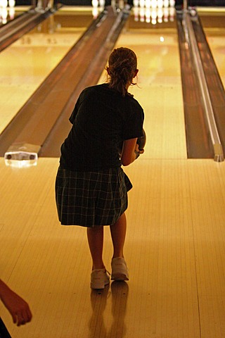 Seton Bowling Practice img_5240.jpg (61 k)