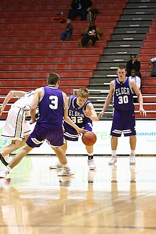 Alex Playing Basketball  for Elder vs Lakota East img_5965.jpg (83 k)