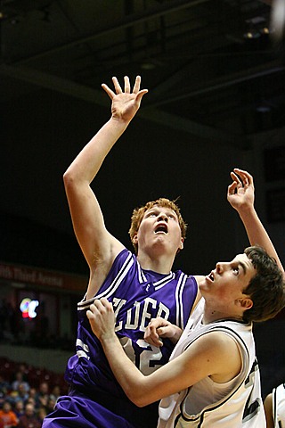 Alex Playing Basketball  for Elder vs Lakota East img_6108.jpg (70 k)