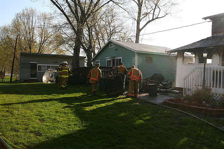 Fire at Camp img_4459.jpg (231 k)