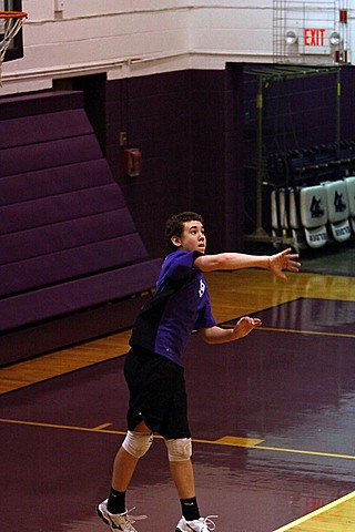 Ryan playing volleyball for Elder vs. Darby img_4587.jpg (65 k)