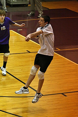 Ryan playing volleyball for Elder vs. Darby img_4770.jpg (77 k)