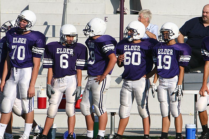 Andrew Playing Freshman Football for Elder vs St. X B img_10224.jpg (172 k)