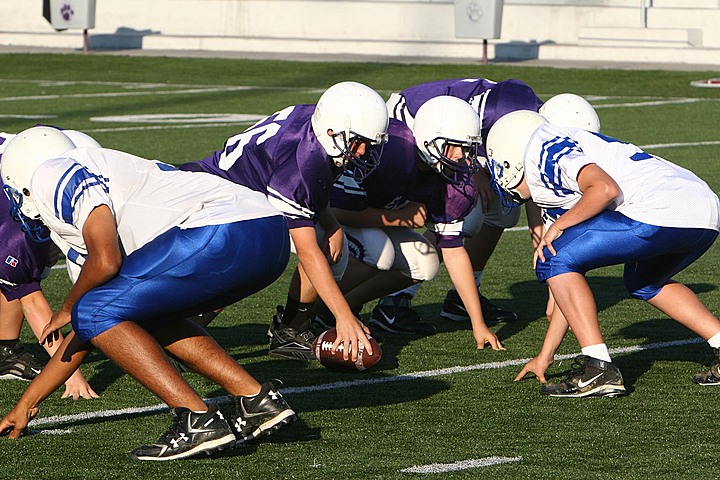 Andrew Playing Freshman Football for Elder vs St. X B img_10812.jpg (171 k)