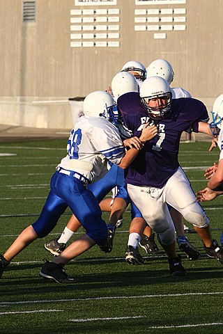 Andrew Playing Freshman Football for Elder vs St. X B img_11134.jpg (87 k)