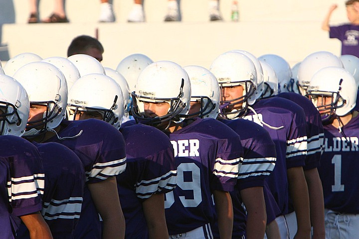 Andrew Playing Freshman Football for Elder vs St. X B img_11254.jpg (119 k)