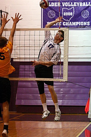 Elder Varsity Volleyball vs Centerville img_7856.jpg (83 k)