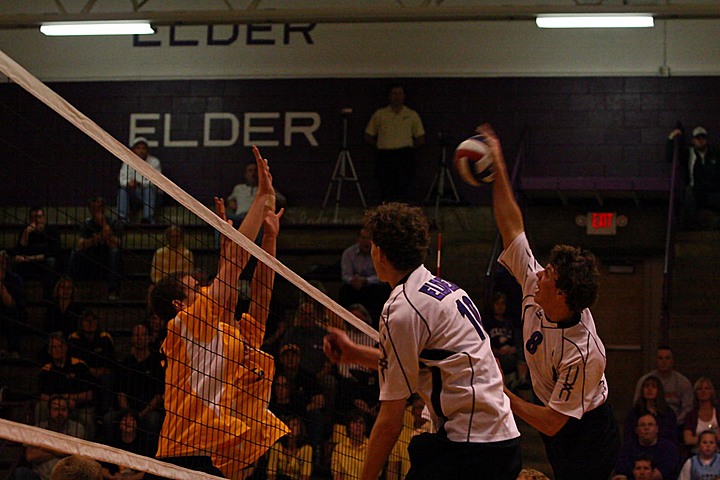 Elder Varsity Volleyball vs Centerville img_7961.jpg (119 k)