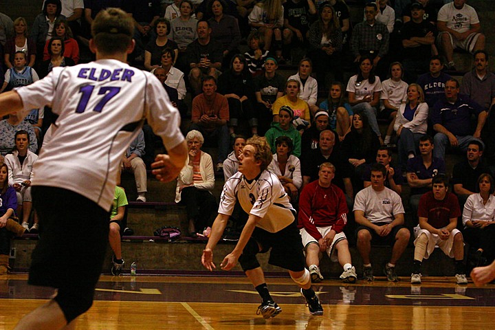 Elder Varsity Volleyball vs Centerville img_7971.jpg (149 k)