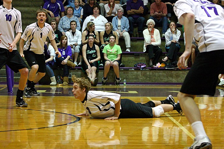 Elder Varsity Volleyball vs Centerville img_7974.jpg (163 k)