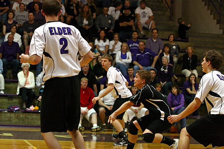 Elder Varsity Volleyball vs Centerville img_7990.jpg (144 k)