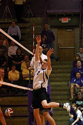 Elder Varsity Volleyball vs Centerville img_8017.jpg (81 k)