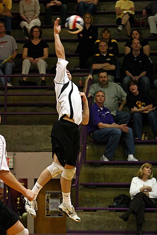 Elder Varsity Volleyball vs Centerville img_8069.jpg (77 k)