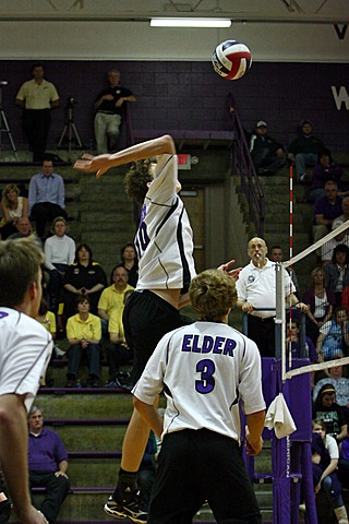 Elder Varsity Volleyball vs Centerville img_8125.jpg (82 k)