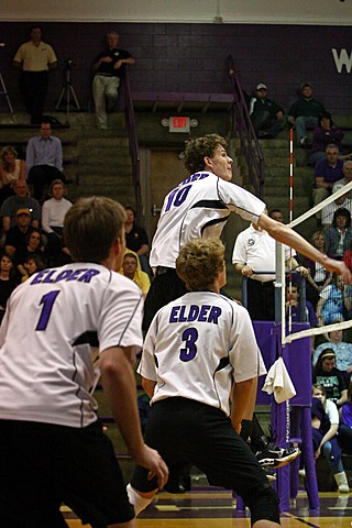 Elder Varsity Volleyball vs Centerville img_8126.jpg (83 k)