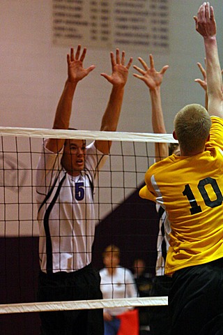 Elder Varsity Volleyball vs Centerville img_8198.jpg (73 k)