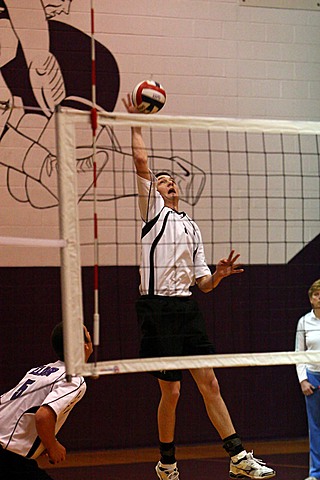 Elder Varsity Volleyball vs Centerville img_8201.jpg (74 k)