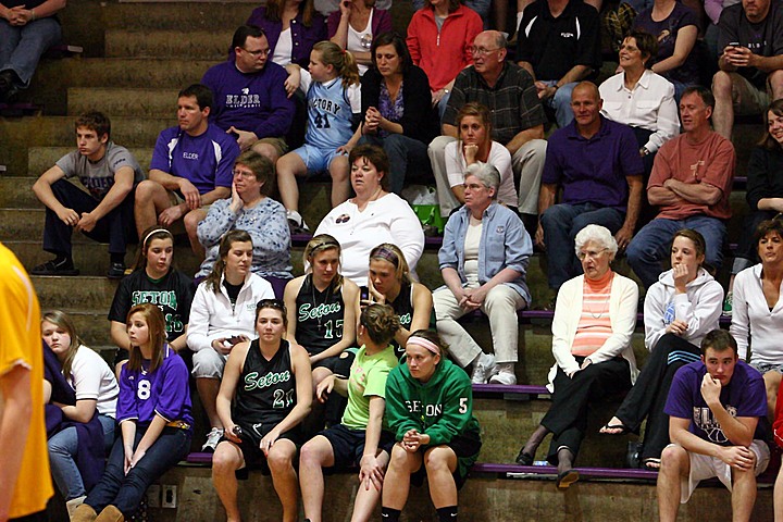 Elder Varsity Volleyball vs Centerville img_8227.jpg (179 k)