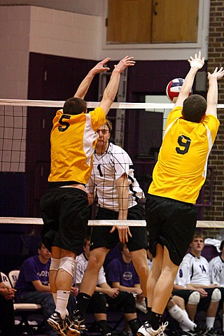 Elder Varsity Volleyball vs Centerville img_8235.jpg (86 k)