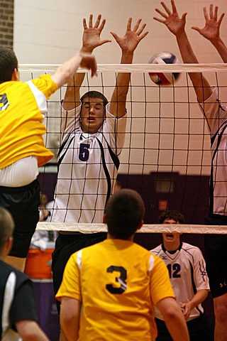 Elder Varsity Volleyball vs Centerville img_8244.jpg (82 k)