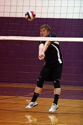 Elder Varsity Volleyball vs Centerville img_8248.jpg (65 k)