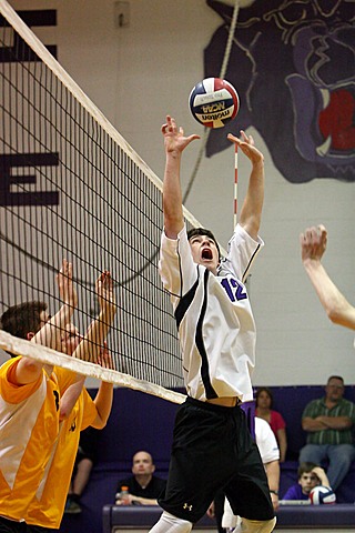 Elder Varsity Volleyball vs Centerville img_8287.jpg (84 k)