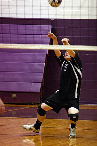 Elder Varsity Volleyball vs Centerville img_8349.jpg (69 k)