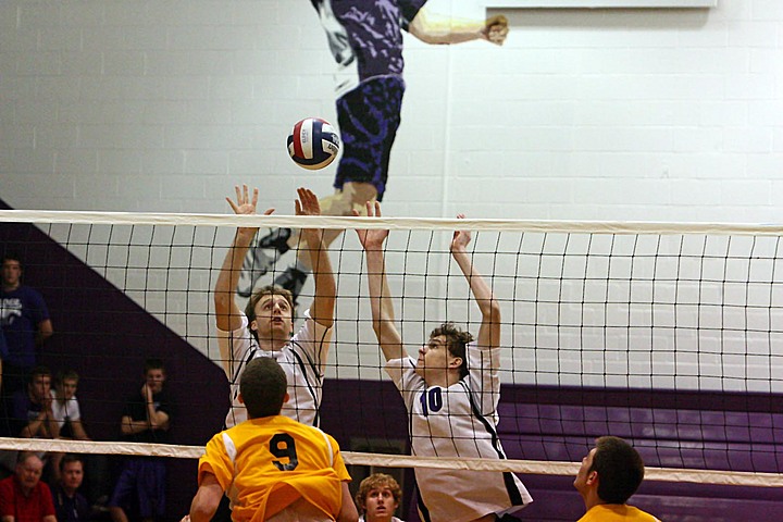 Elder Varsity Volleyball vs Centerville img_8427.jpg (124 k)