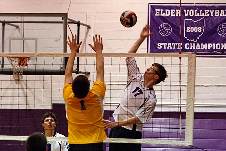 Elder Varsity Volleyball vs Centerville img_8428.jpg (143 k)